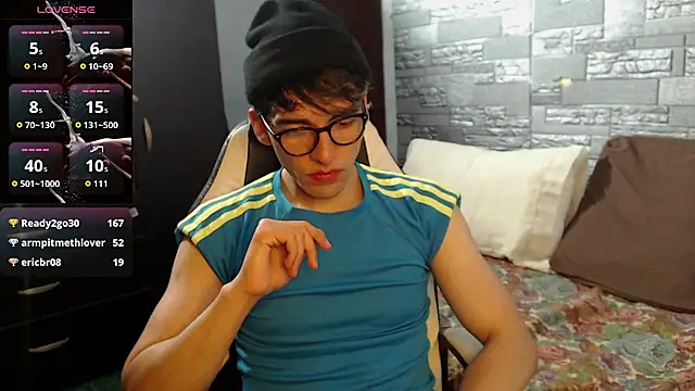 Ian_knight live cam on StripChat