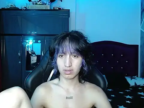 littlextreme live cam on StripChat