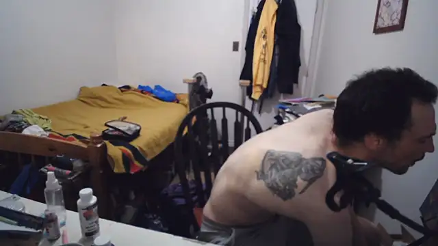 JohnnyMoves live sex cam