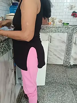 Shanu_Shah live cam on StripChat