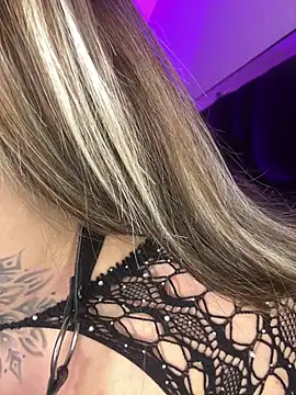 ELIE-ROTH live cam on StripChat