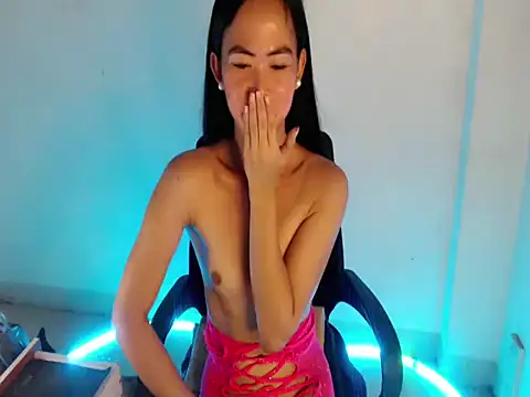 SUGARHOLLYXX live cam on StripChat