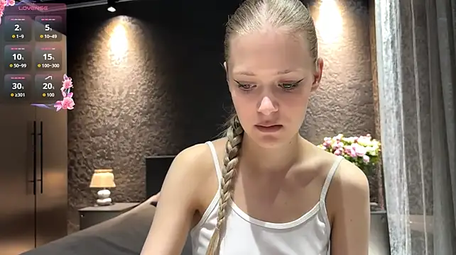 ZaidaSchwarten live cam on StripChat