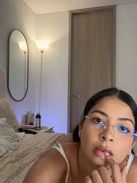 Lunamoon27 live sex cam