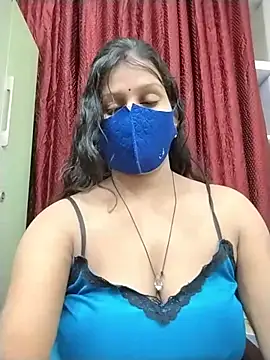 hotyrani07 live cam on StripChat