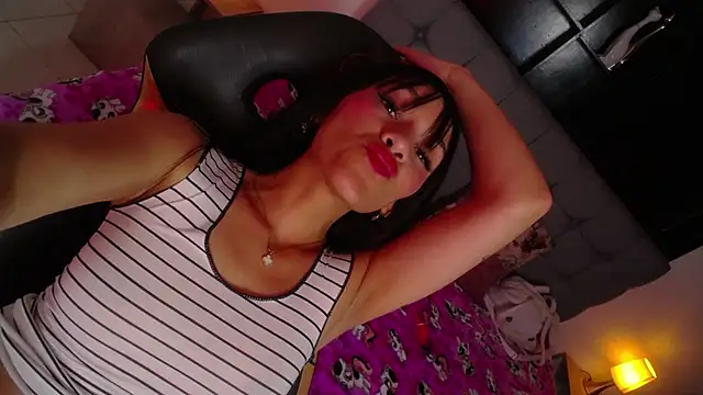 Samantha_petite__ live cam on StripChat