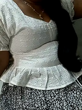 Tamil_Rithika_hot live cam on StripChat
