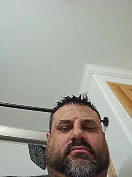 Roddog18 live sex cam