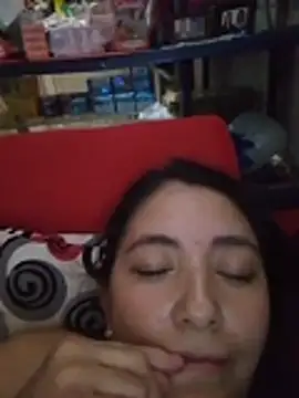 cachonda69- live cam on StripChat
