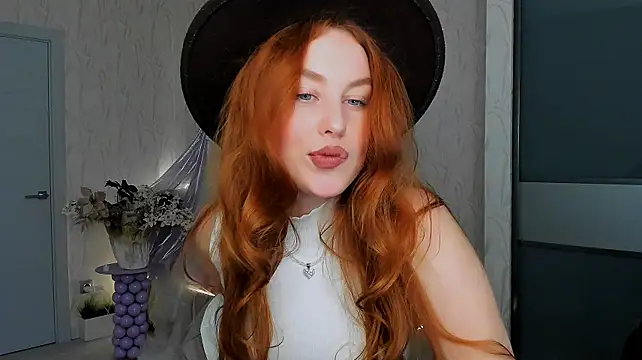 AirySilhouette live cam on StripChat
