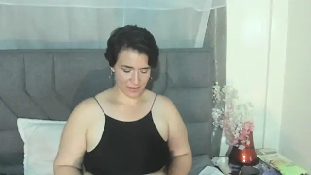 alice_burton_ live cam on StripChat
