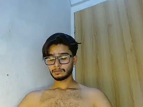 CoralN live cam on StripChat