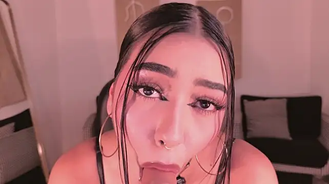 SophieLanne live cam on StripChat