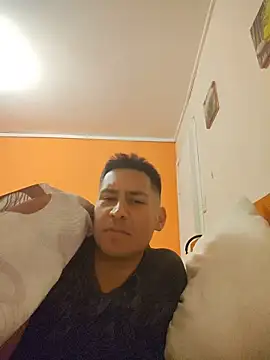cumshotgod1 live cam on StripChat