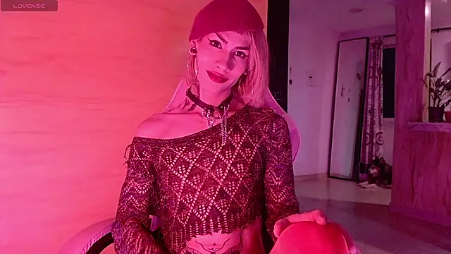 PervertedMissCloe live sex cam