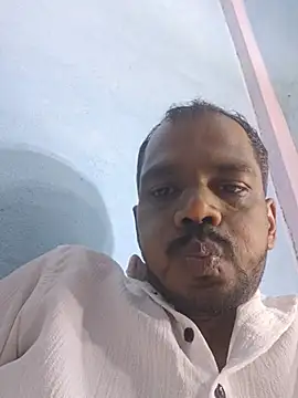 Daddyishere_19 live cam on StripChat