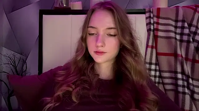 LuiseFurbeck live cam on StripChat