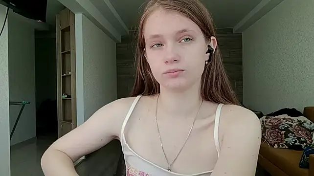 CecilleSollors live cam on StripChat