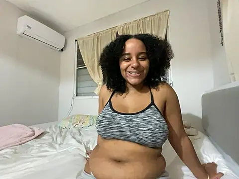 Nicolitalalinda live cam on StripChat