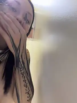 EliteBitch live sex cam