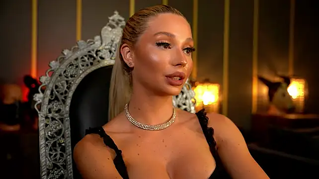 MalloryDimonium live cam on StripChat