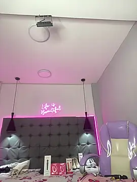 scarletcherry18 live sex cam