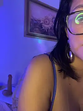 AuroraChest live sex cam