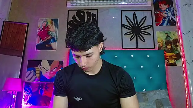LiamAndrewzz live cam on StripChat