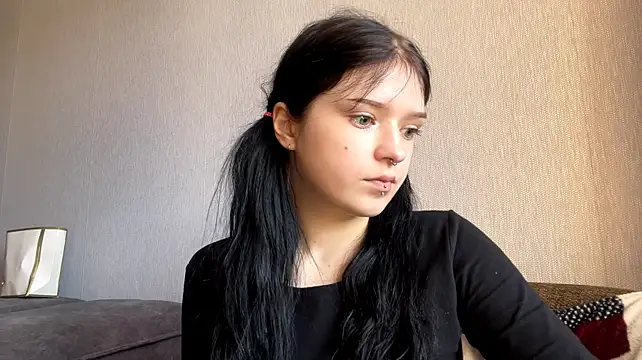 QueenGalasso live sex cam