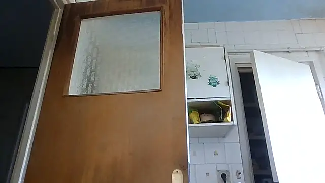 mariusica1@xh live cam on StripChat