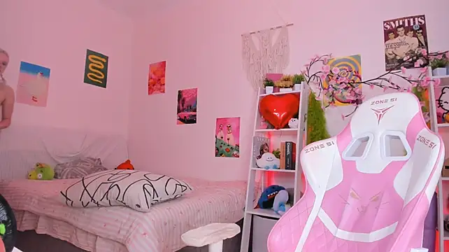 Mia_WaterFall live cam on StripChat