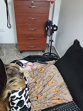 KratosAfroditacs live sex cam