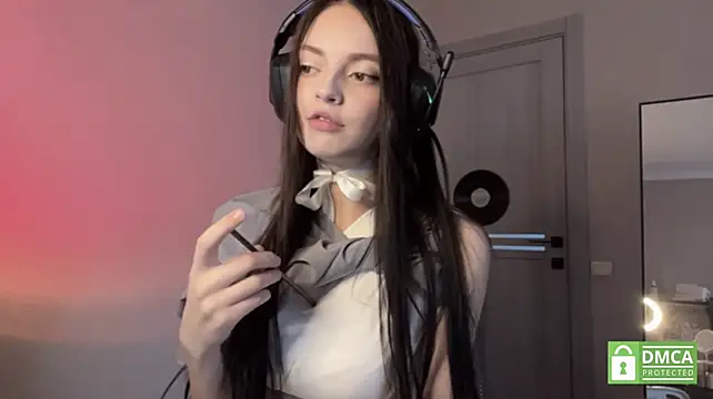 ReikoBartone live cam on StripChat