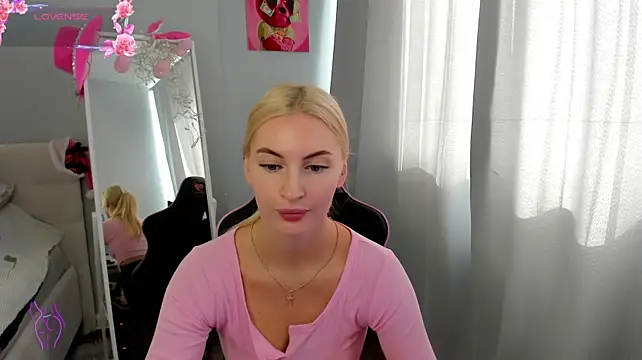 Kimmy_powell live cam on StripChat