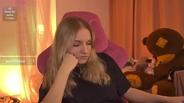 ViolaMore live cam on StripChat