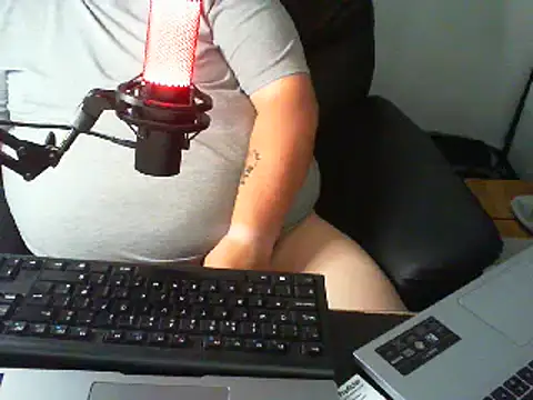 bigcuddlebear69er live sex cam