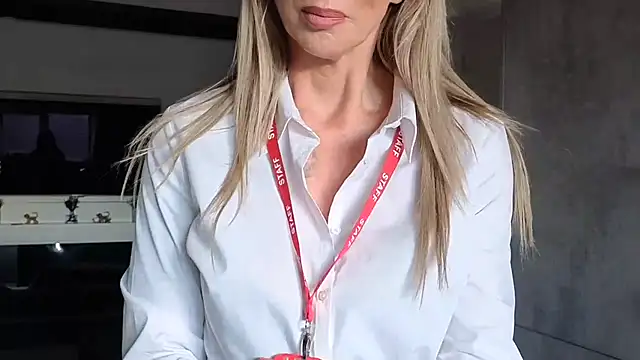 Miss_lateforclass live cam on StripChat