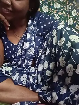 PUJA770 live cam on StripChat