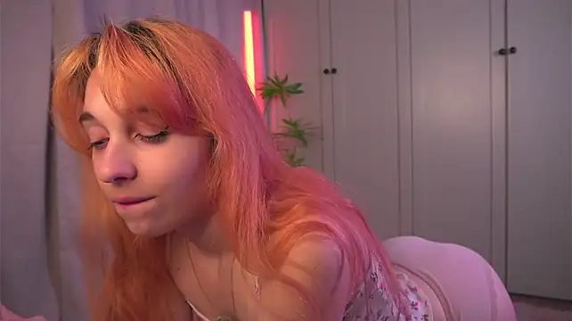 tgirlfoxy live cam on StripChat