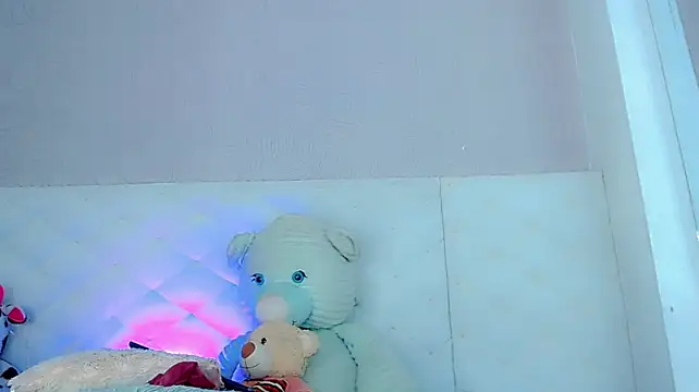 sheylarjenner_23 live cam on StripChat