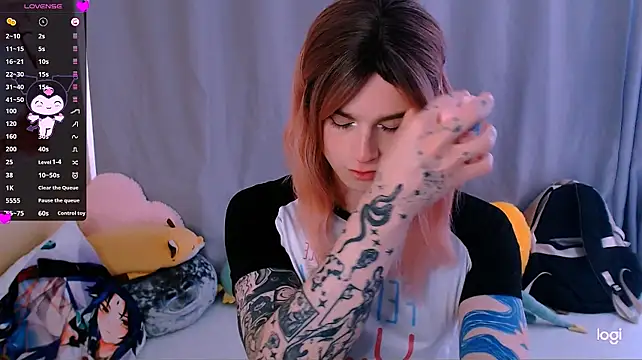 Alice_Hells live sex cam