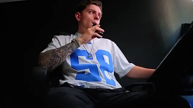 FelixStarkk live sex cam