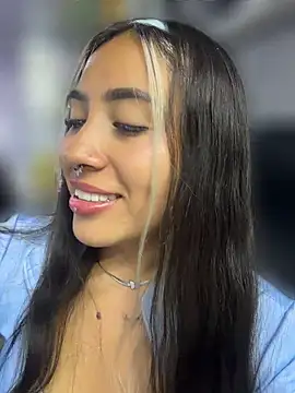ManuelaVeeleez live sex cam