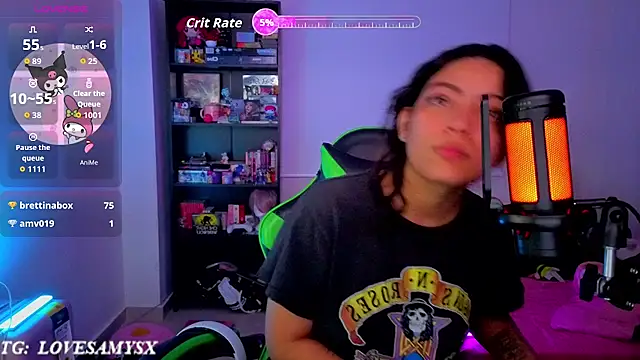 Lovelyamyy live cam on StripChat