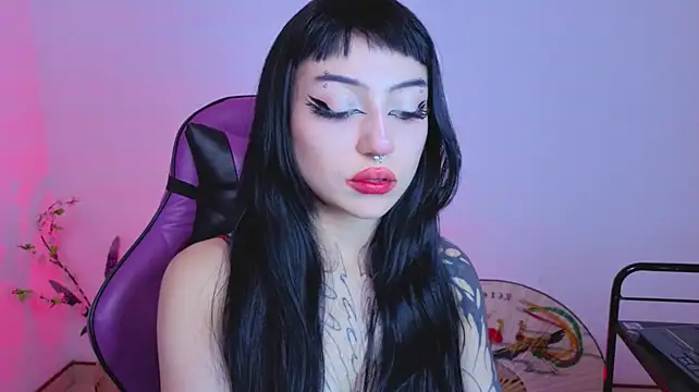 catipetite live cam on StripChat