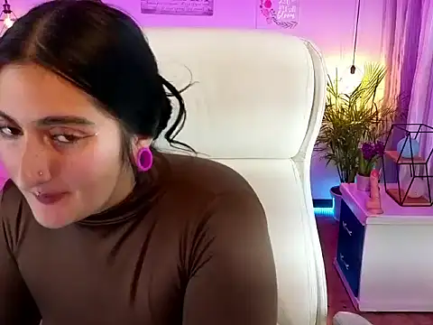 Luna-connor live cam on StripChat