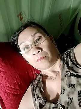 Alisa_x9x live cam on StripChat