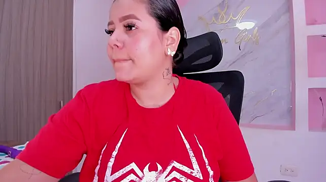 AlondraEvans live cam on StripChat