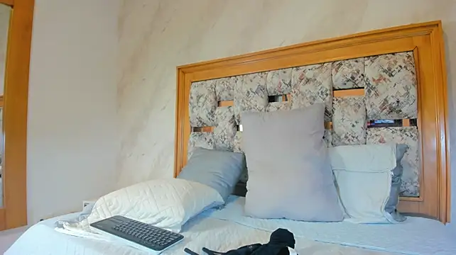 Thaliana_sm live cam on StripChat