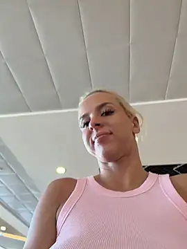 LikaCat live cam on StripChat